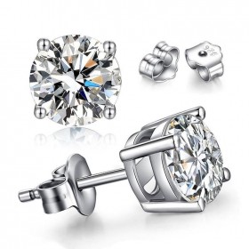Bông tai hột xoàn kim cương nhân tạo Moissanite - Món quà 8/3 giá trị và ý nghĩa